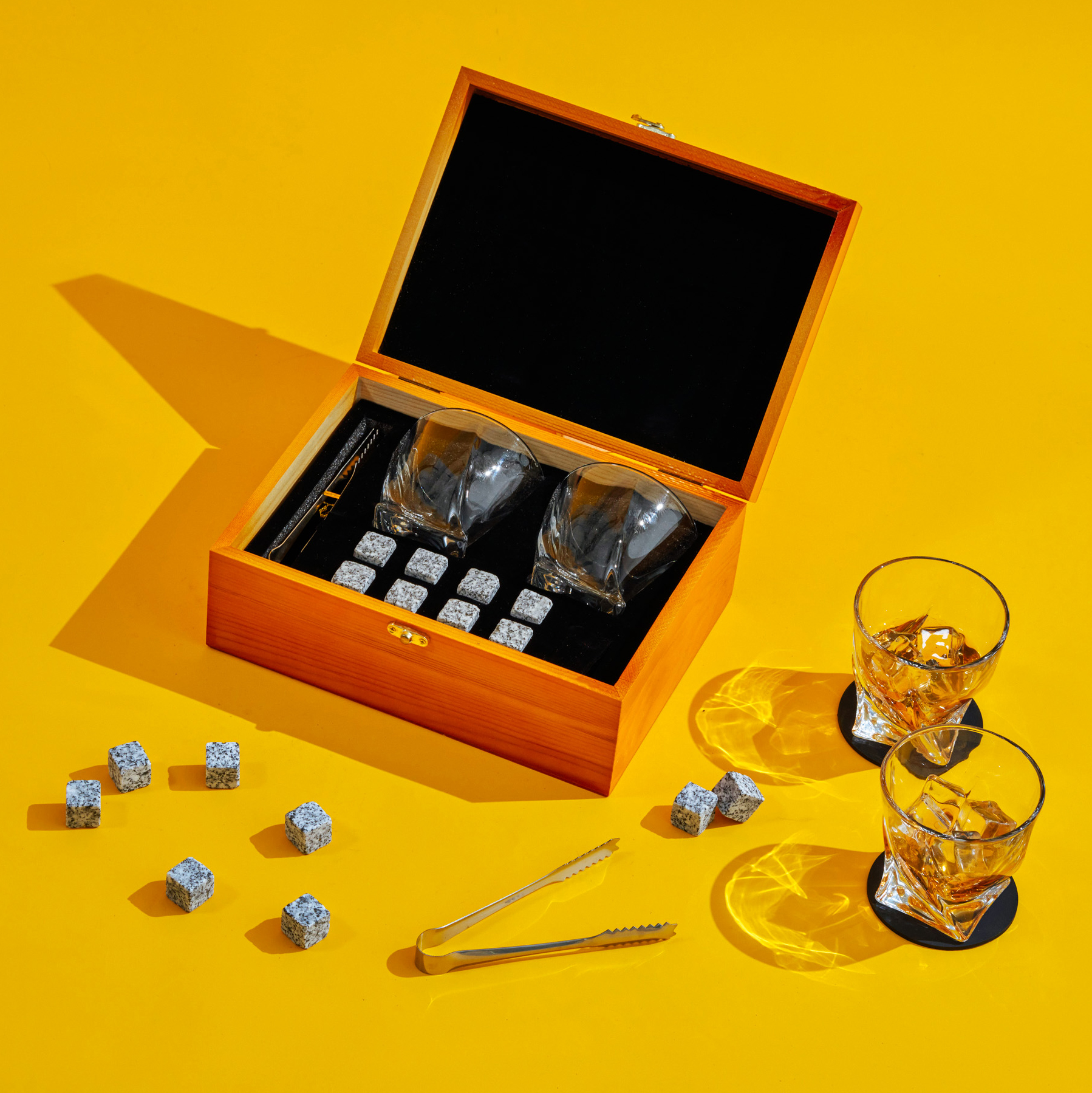 Whiskey Glass Set - in logo