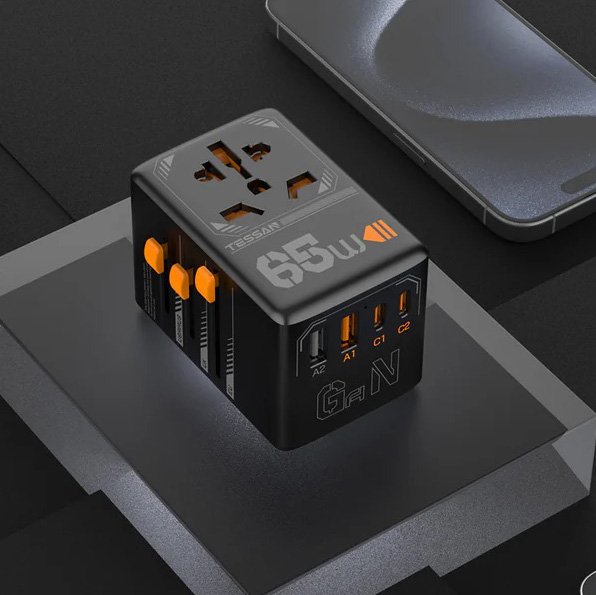 Ổ cắm du lịch quốc tế 65W kèm 2 cổng sạc USB C & 2 USB A - in logo thumbnail 3