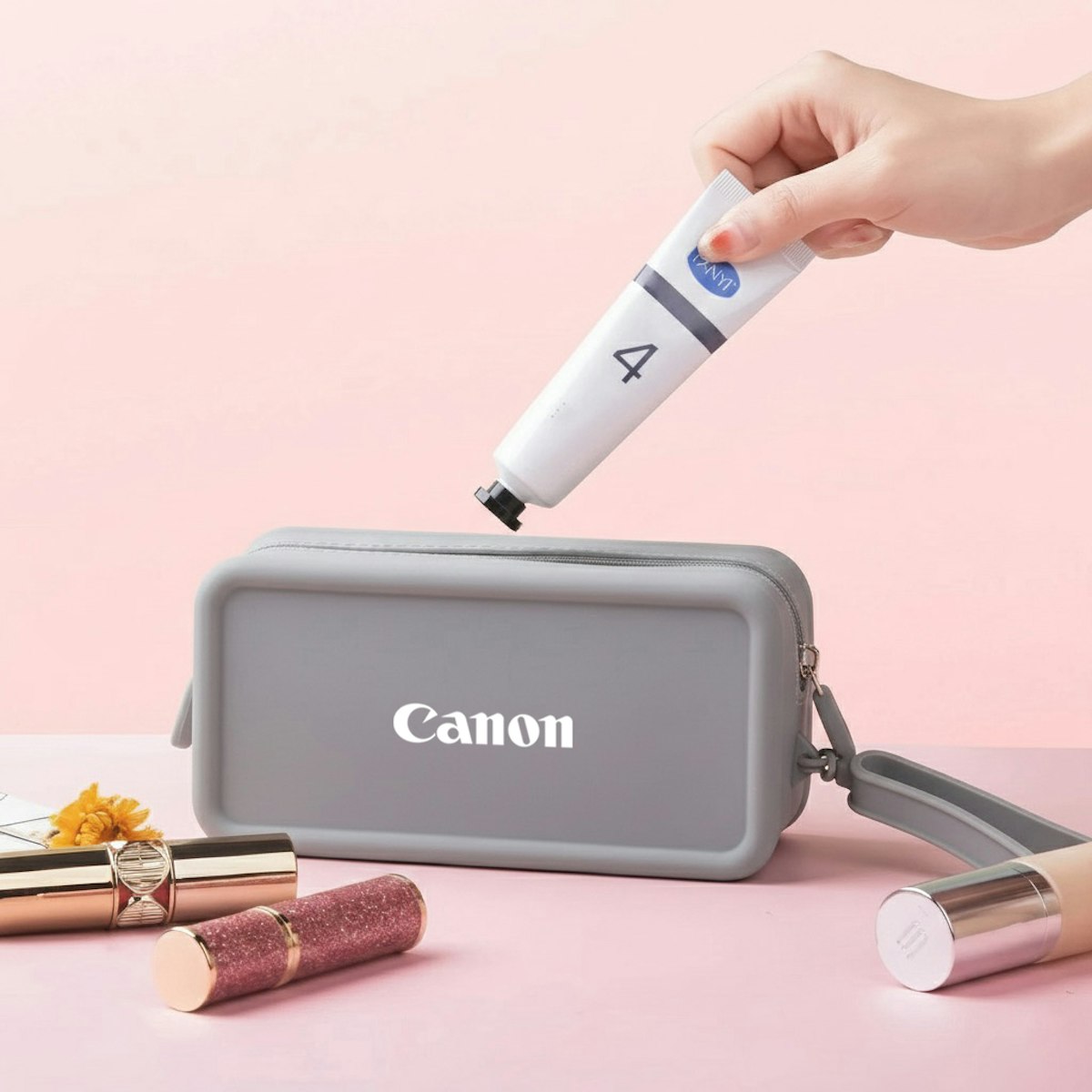 Mate Silicone Pouch - in logo