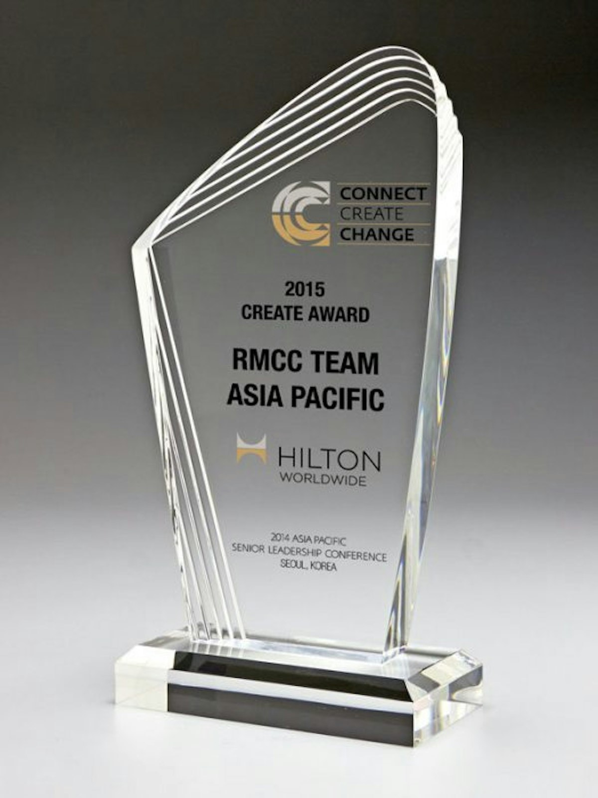 200mm Crystal Edge Acrylic Award (Height) - in logo