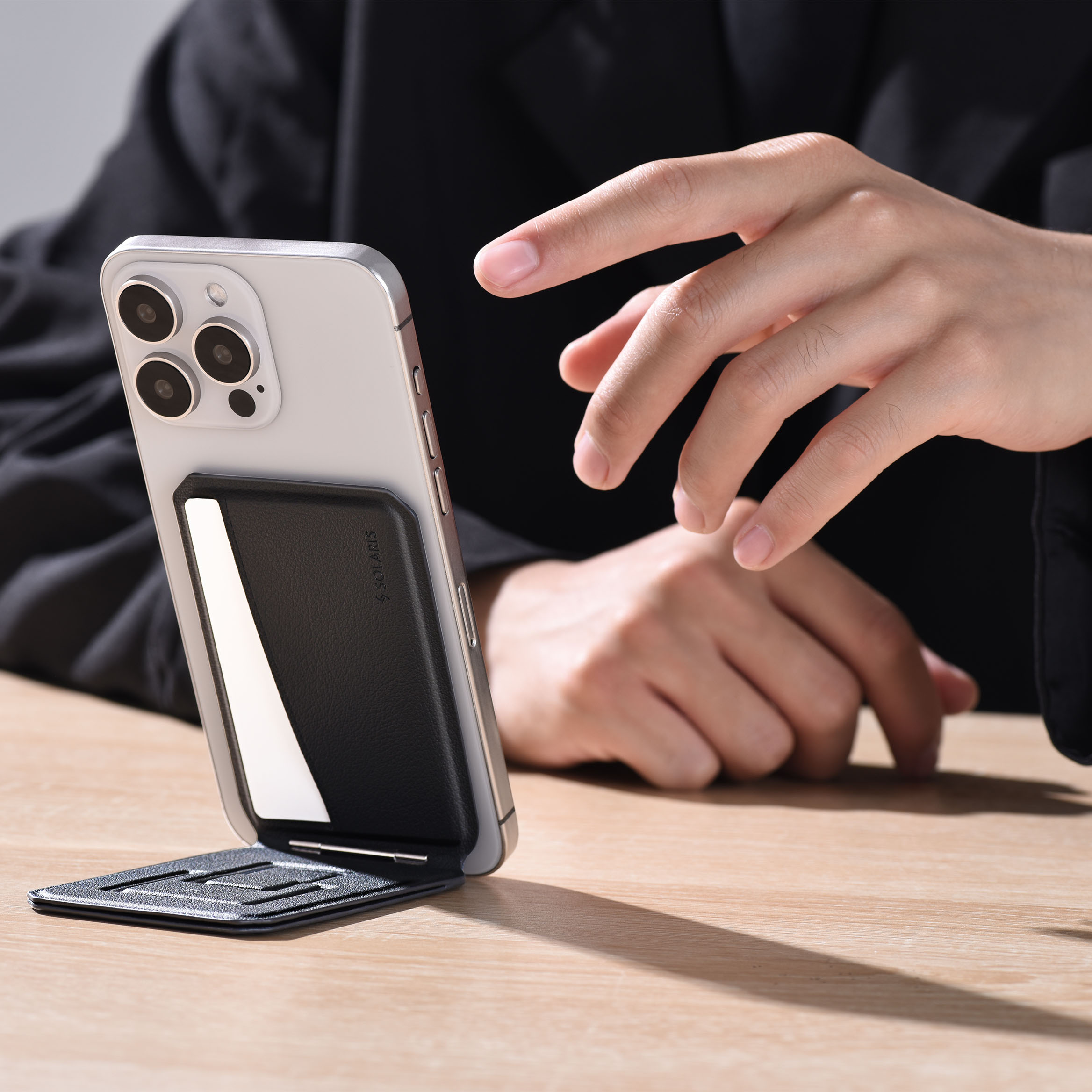 SOLARIS Magnetic Tripod Card Holder - custom logo thumbnail 3