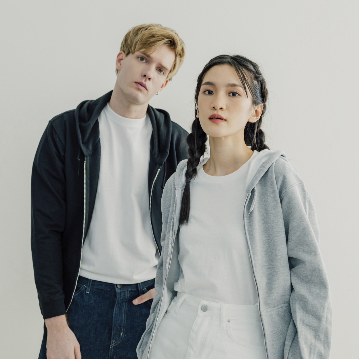 Gildan Heavy Blend Hoodie (With Zipper) - custom logo thumbnail 4