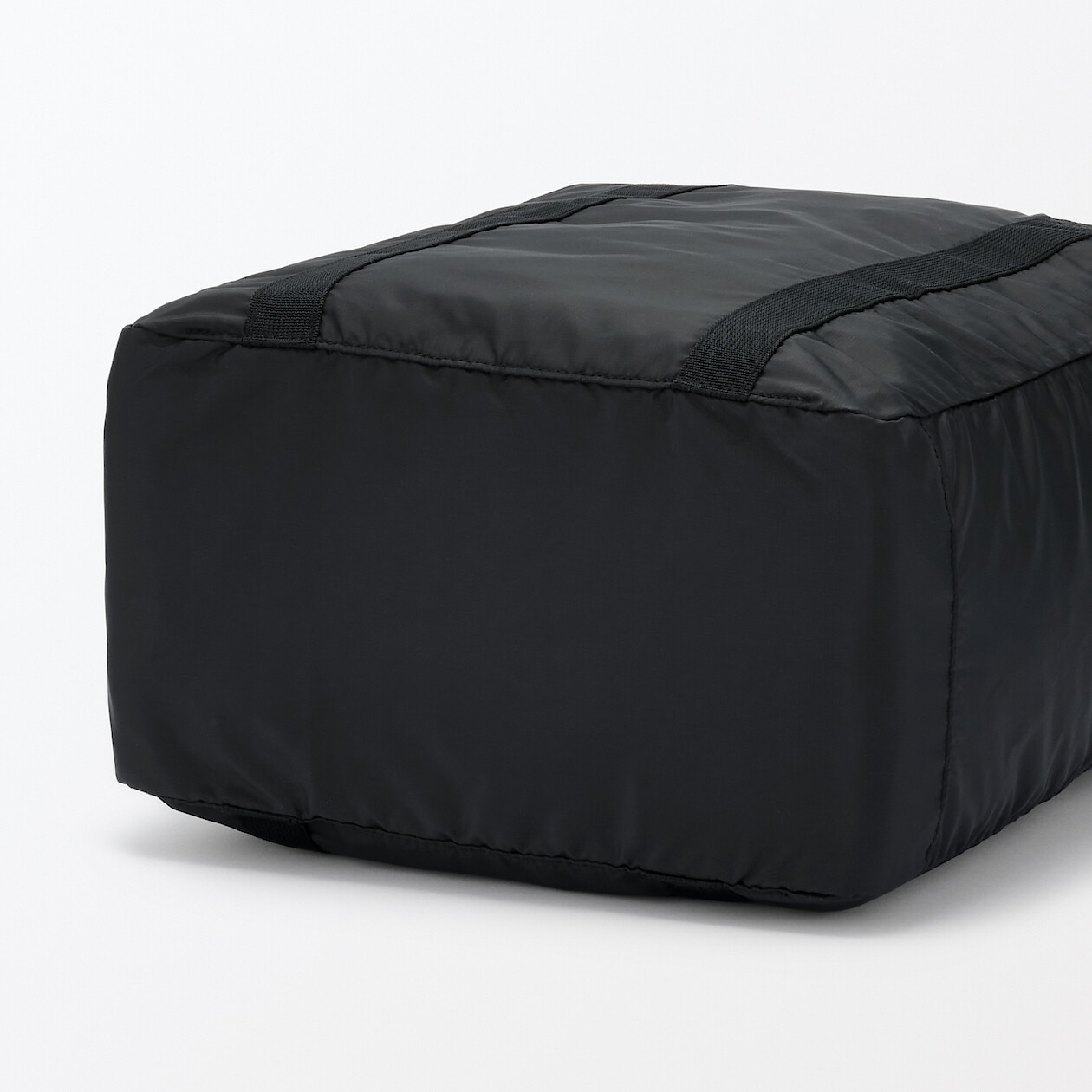 SOLARIS Mauritius Foldable  Portrait Travel Bag - custom logo thumbnail 4