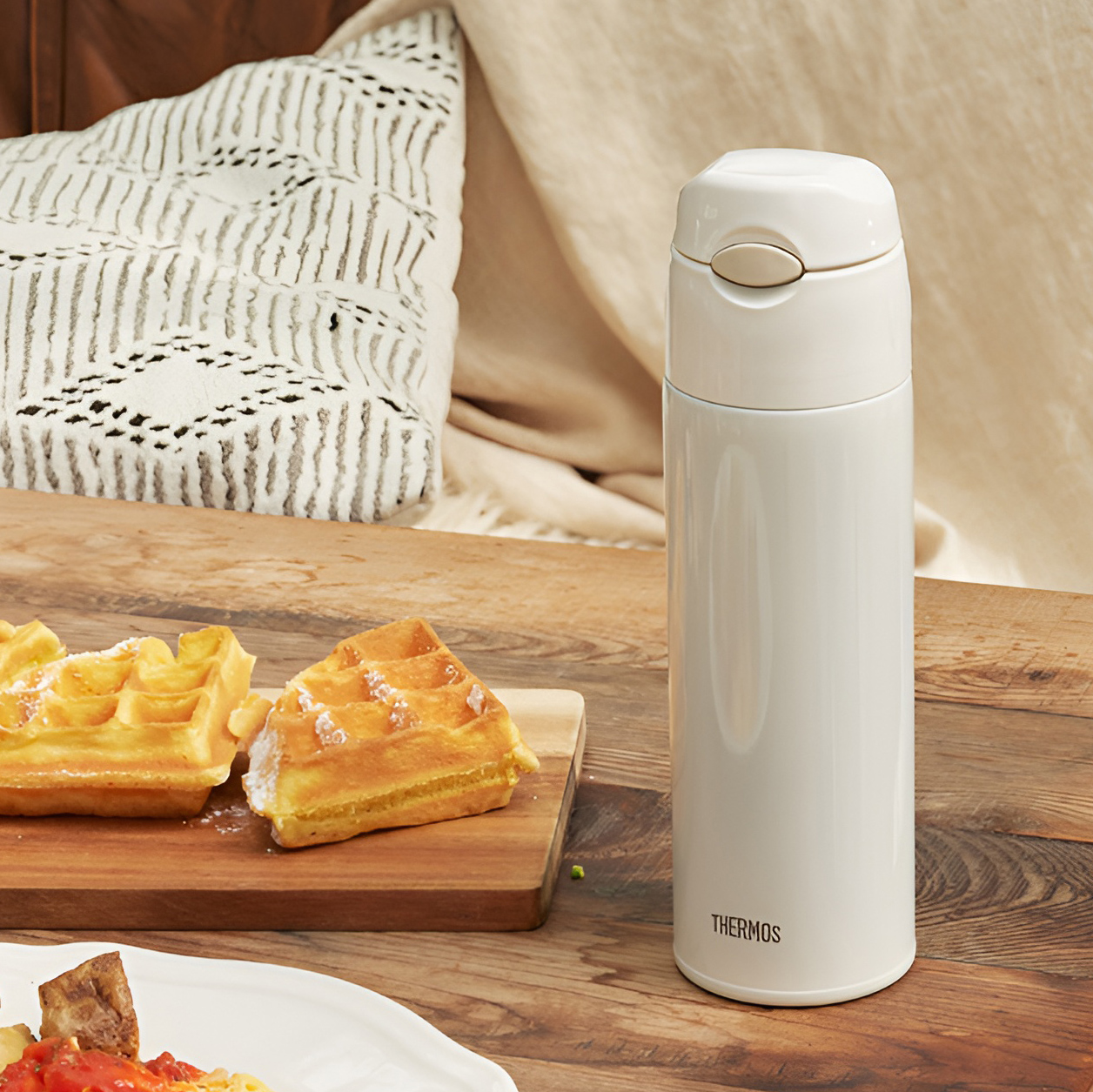 Cốc cách nhiệt đôi tường 550ml có ống hút silicon - in logo thumbnail 4